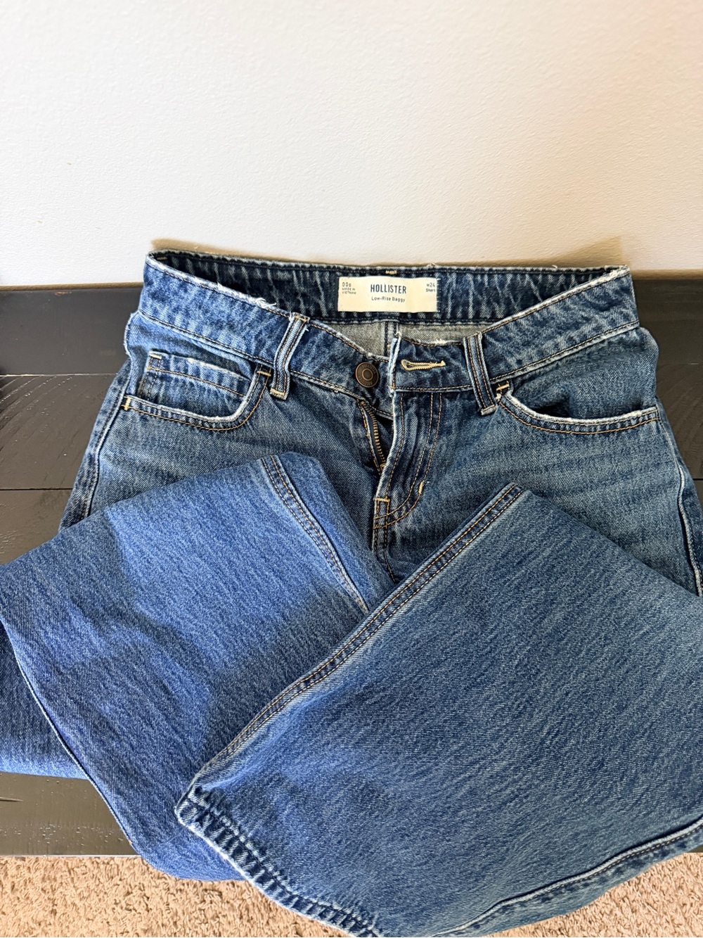 Hollister women’s Classic Blue Straight Jeans